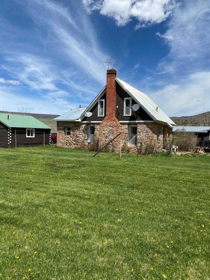 Rolling R Guest Ranch Pensionat Meeker Exteriör bild